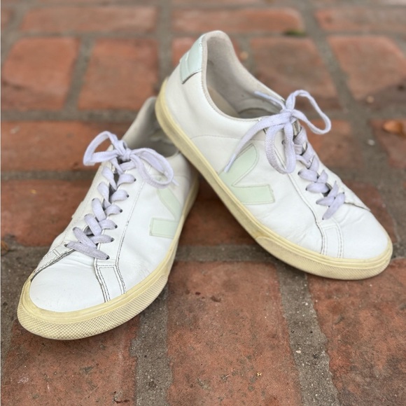 Veja Shoes - Veja Esplar Leather Logo Sneakers - size 6